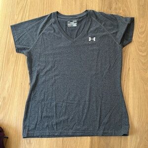 Under Armour Semi-fitted women’s tshirt HEATgear Medium